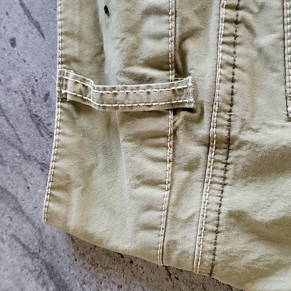 LANE BRYANT Shorts w/ Stylish Belt Loop Design Green size 16 - Picture 6 of 12